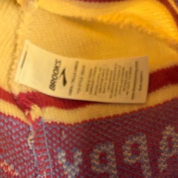 Brooks Heritage Pom Beanie - NWOT - O/S - Picture 3 of 3